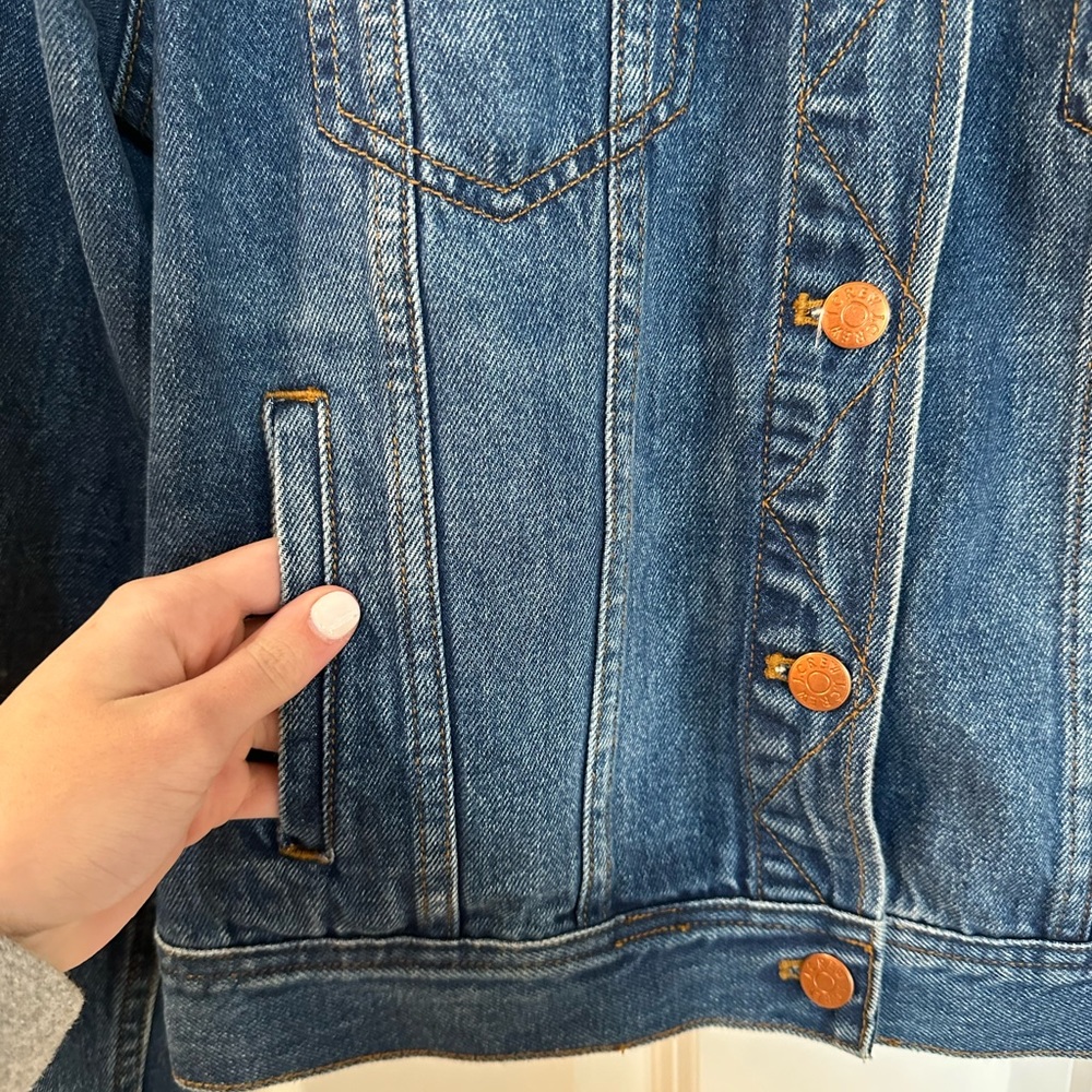 Woman’s Jean Jacket - Picture 3 of 6